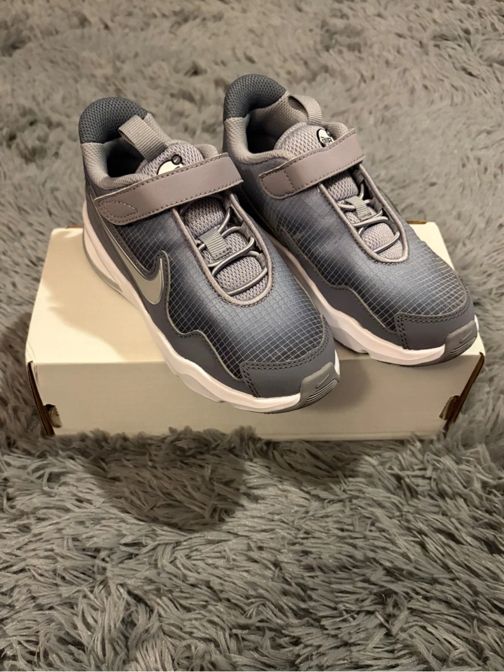 Brand New Kids Nike Air Max Nova Sneaker Little Kid Size 12M